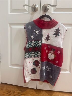 Dress Barn Red White Gray Patchwork Holiday Cowl Sweater Vest